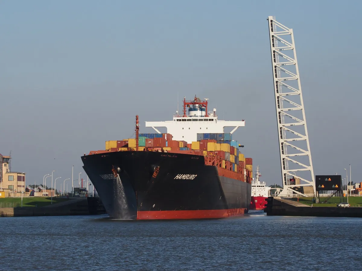 Door to Door Shipping from China: The Ultimate Guide (2026)